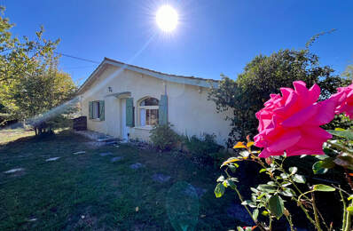 Secteur Villeneuve-sur-Lot, découvrez cette maison de plain-pied de 147 m², comprenant également un appartement indépendant, le tout implanté sur un vaste terrain arboré de plus de 1 100 m². La maison principale se compose d'un séjour de 28,83 m², bénéfic — photo du bien