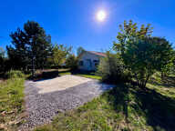 Secteur Villeneuve-sur-Lot, découvrez cette maison de plain-pied de 147 m², comprenant également un appartement indépendant, le tout implanté sur un vaste terrain arboré de plus de 1 100 m². La maison principale se compose d'un séjour de 28,83 m², bénéfic — photo 3