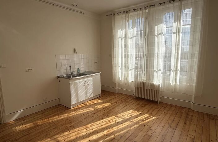 A LOUER - APPARTEMENT DE 2 PIECES SITUE A CLEVILLIERS — photo 4