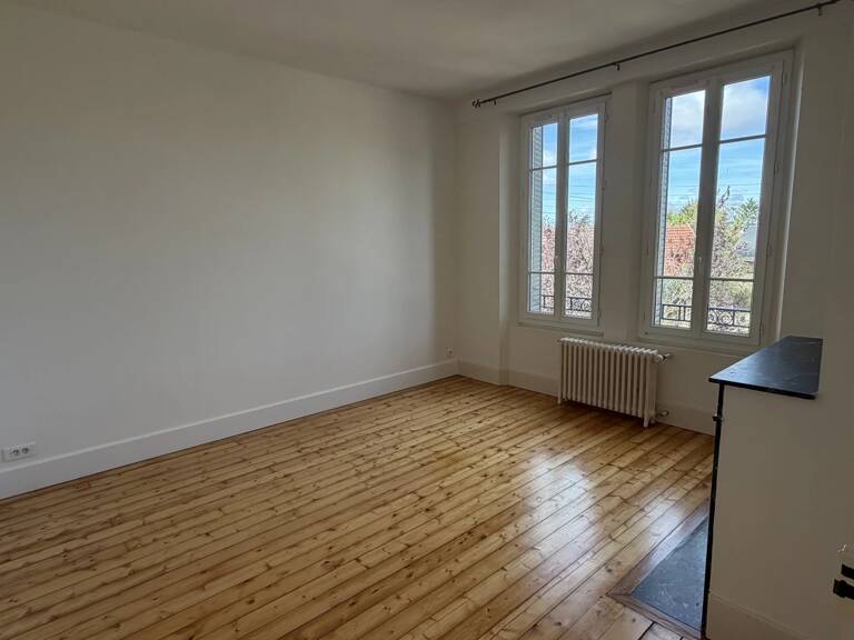 A LOUER - APPARTEMENT DE 2 PIECES SITUE A CLEVILLIERS — photo 1
