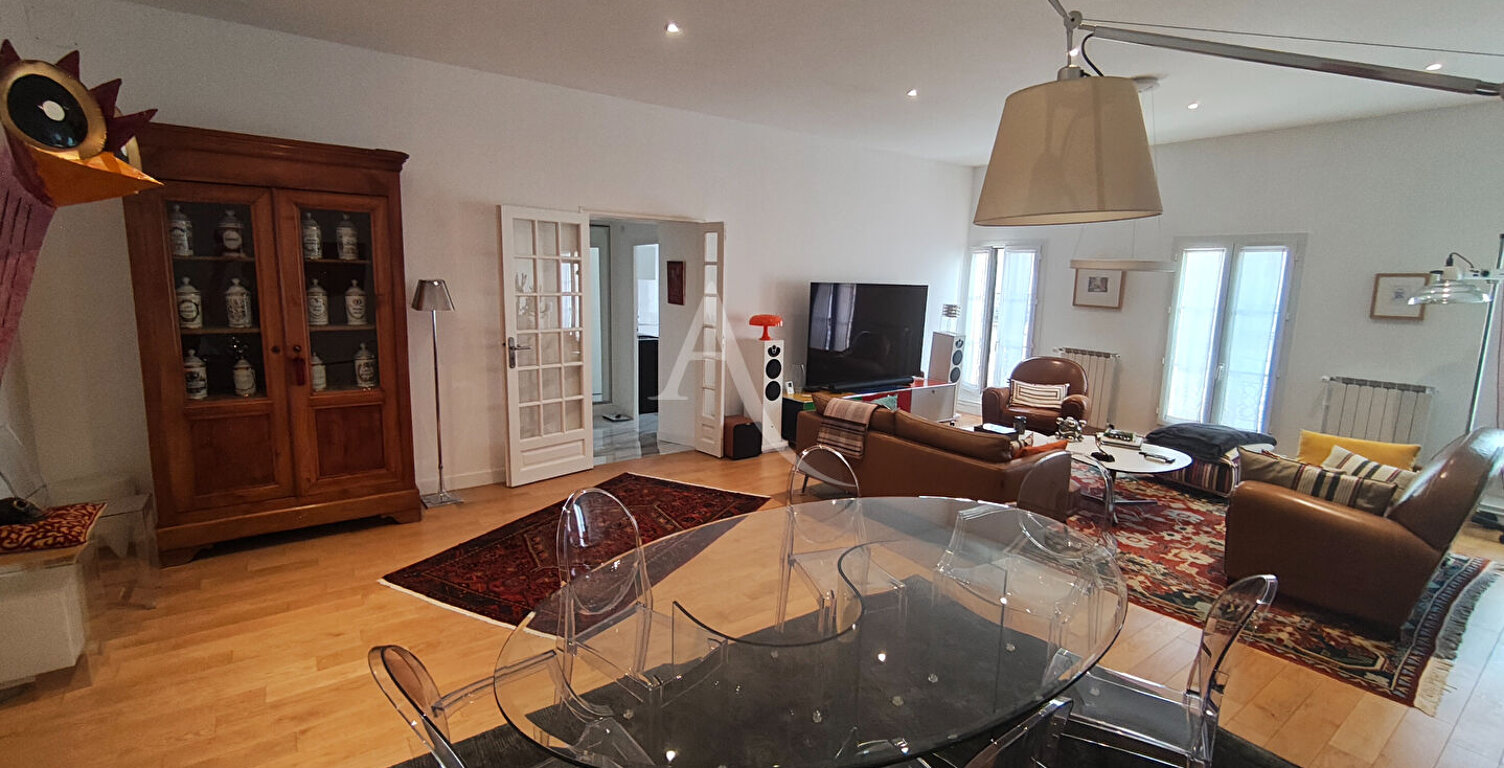 RARE - Hyper centre - Rochefort - Appartement avec ascenseur. — photo 1