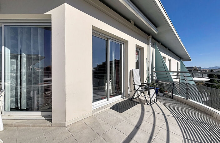 FREJUS PLAGE  - T4 dernier étage avec aperçus mer et double garage — photo 3