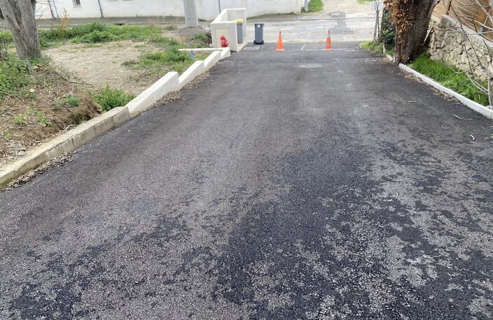 TERRAIN A VENDRE SUR PELISSANNE — photo 2