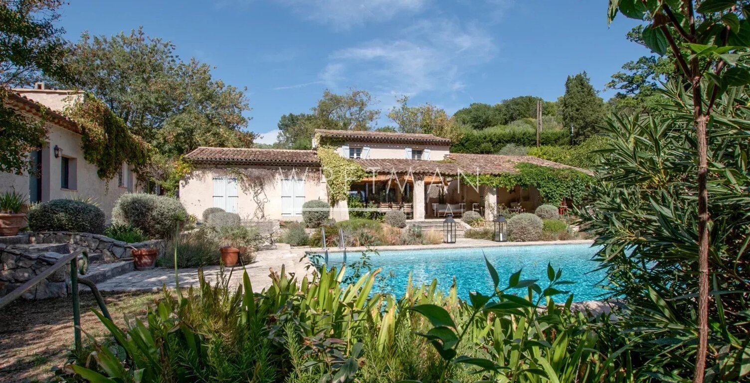 À vendre près de Valbonne - Domaine de 3 logements — photo 1