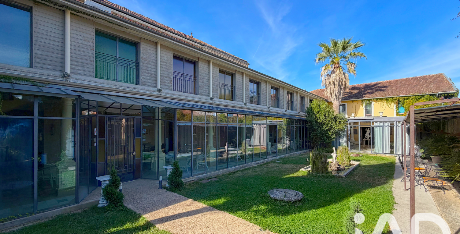 Vente Boutique/Local commercial 1 040 m&sup2; — photo 1