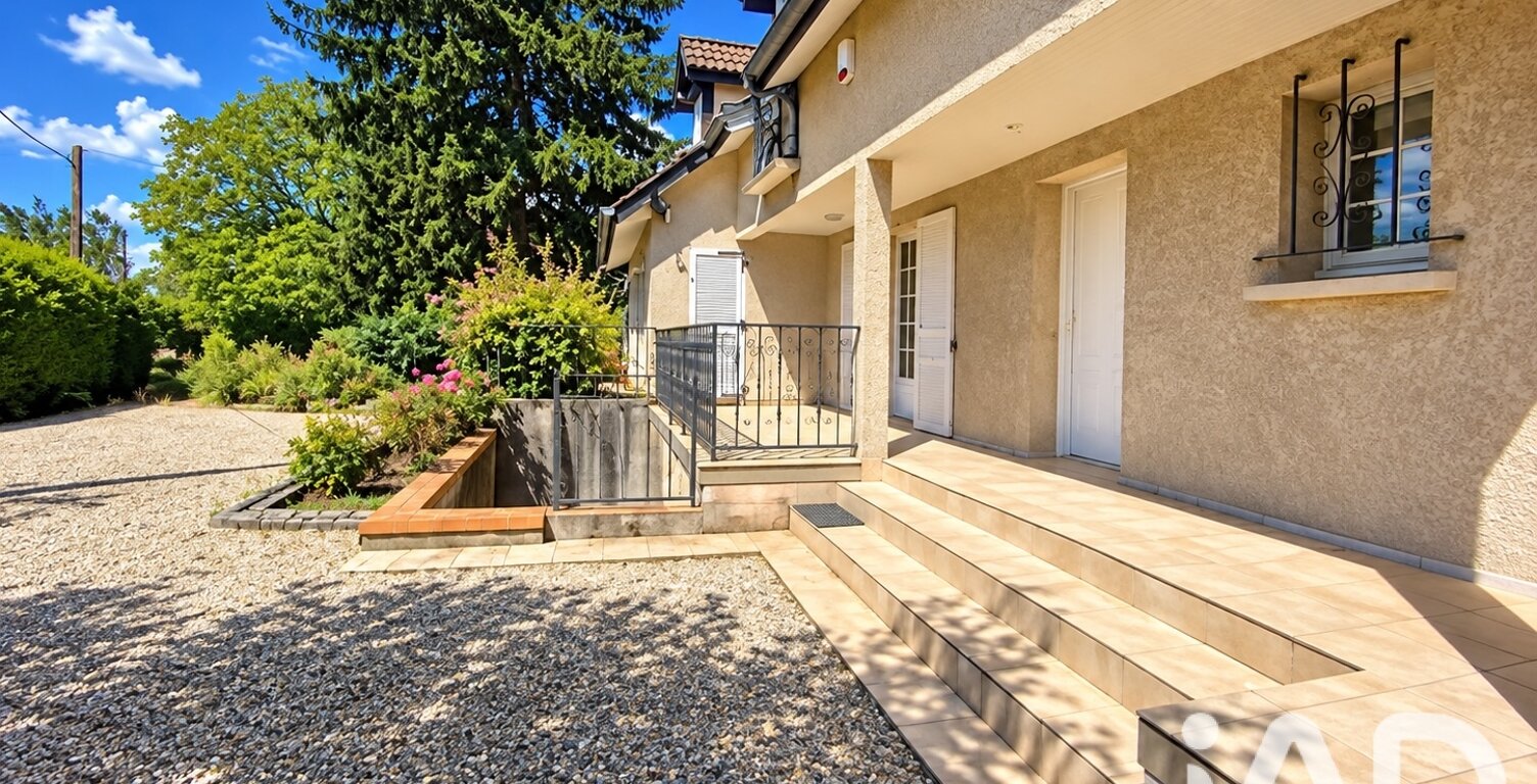 Vente Maison/villa 8 pièces — photo 1