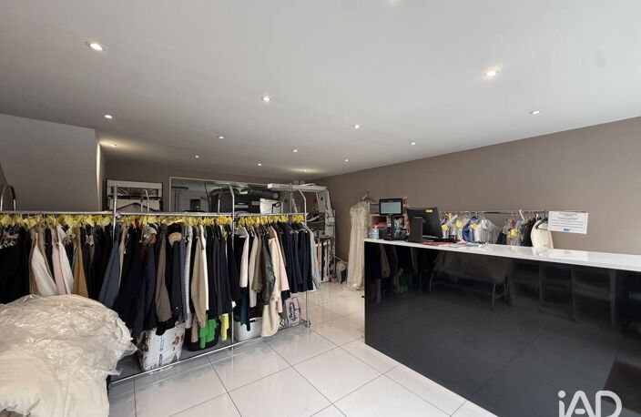 Vente Boutique/Local commercial 81 m&sup2; — photo 2