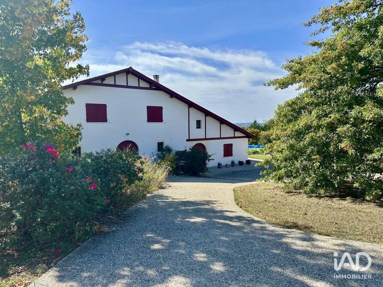 Vente Maison/villa 8 pièces — photo 1