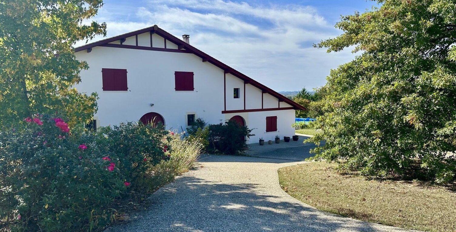 Vente Maison/villa 8 pièces — photo 1