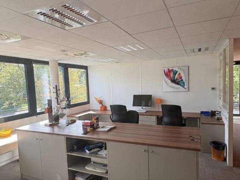 Location Bureaux 135 m&sup2; — photo 1