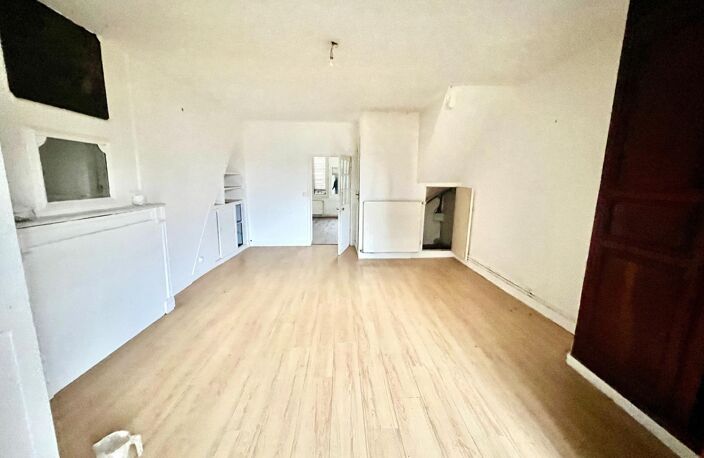 Immeuble en centre ville comprenant un appartement et un local commercial !! — photo 3