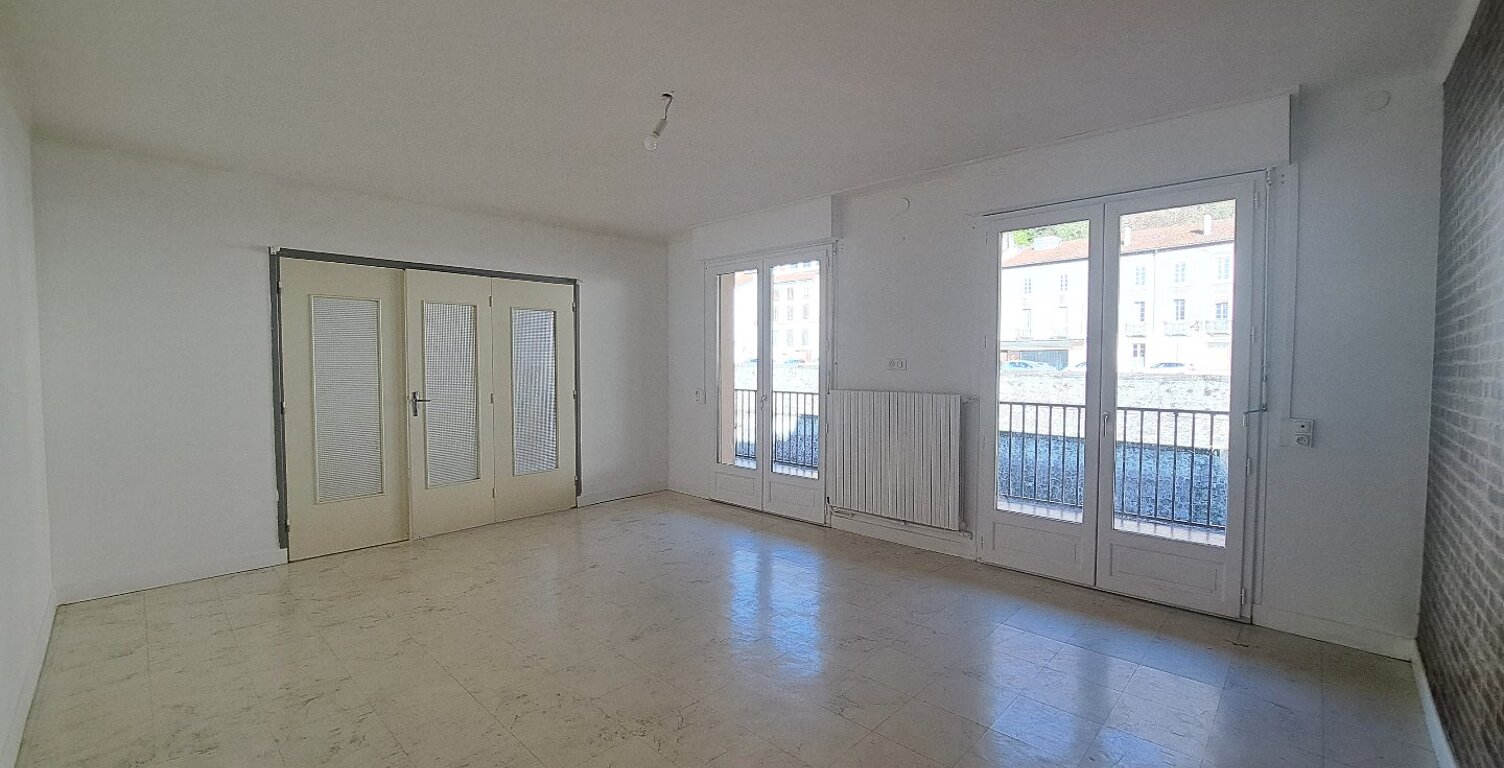 Location appartement 3 pièces 79 m² à Foix (09000) — photo 1