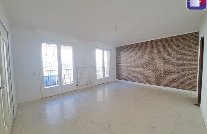 Location appartement 3 pièces 79 m² à Foix (09000) — photo 2