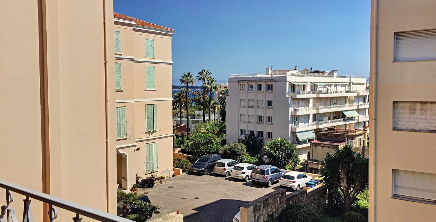 Bas Croix des Gardes  2P  -52m²-  318 000 € — photo 1