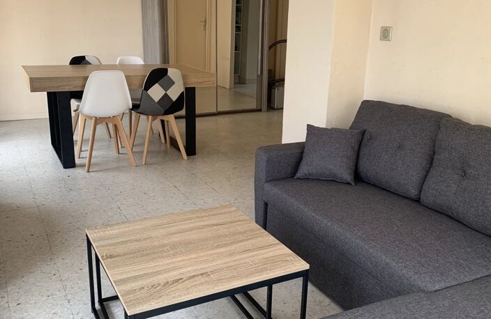 Bas Croix des Gardes  2P  -52m²-  318 000 € — photo 4