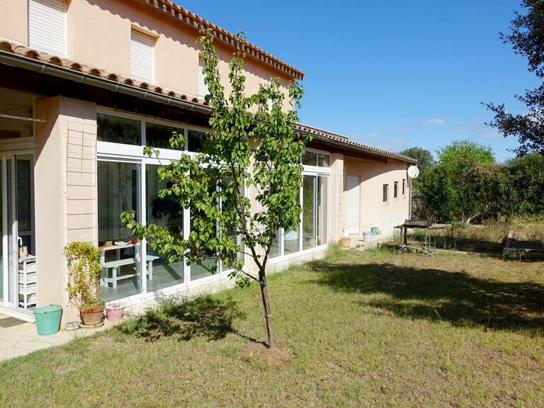 Villa — photo 1