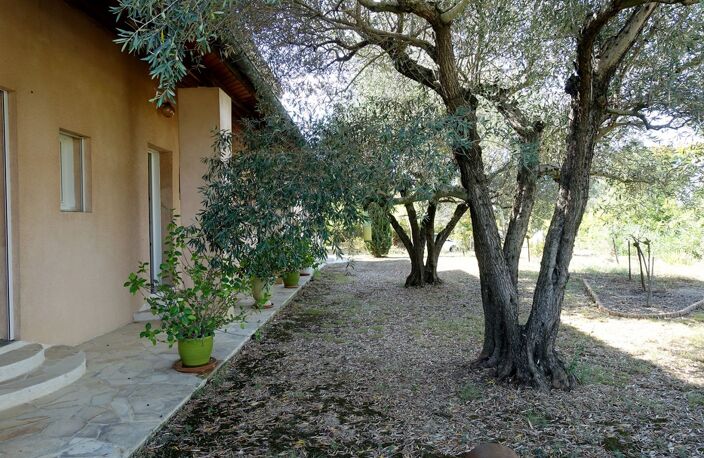 Villa — photo 4