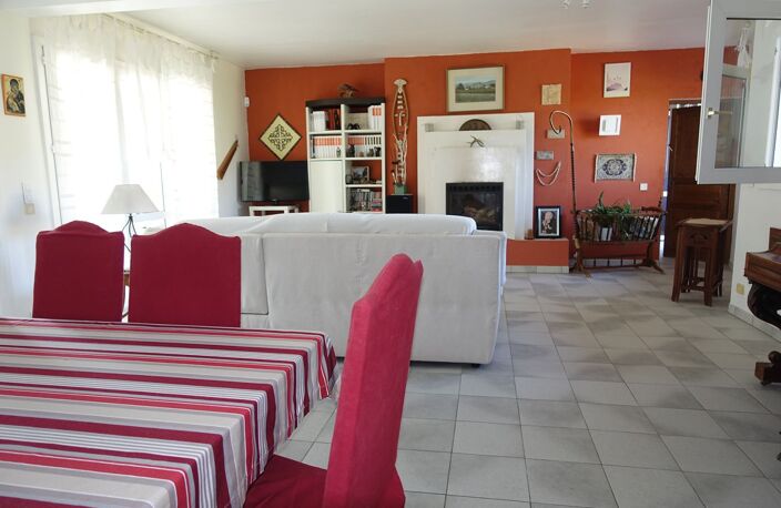 Villa — photo 5