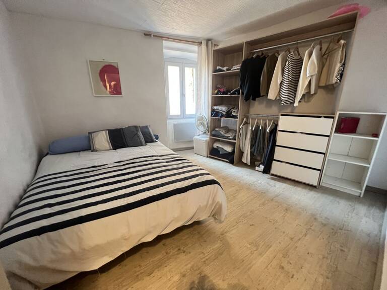 Maison en pierre cour garage — photo 1