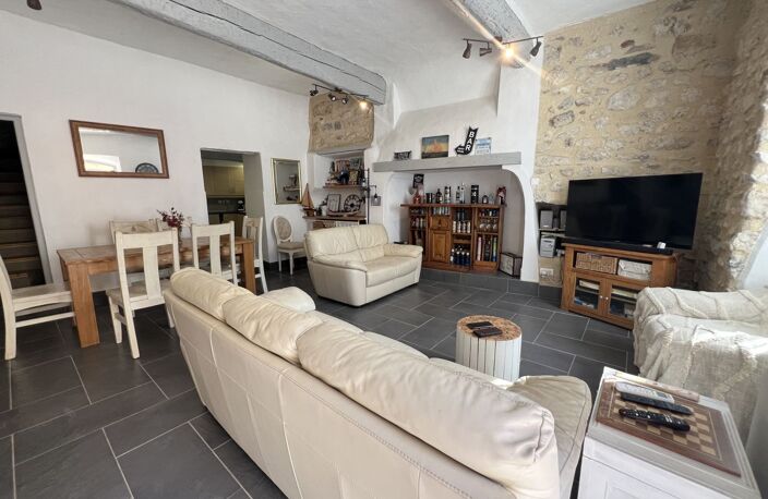 Maison en pierre cour garage — photo 2