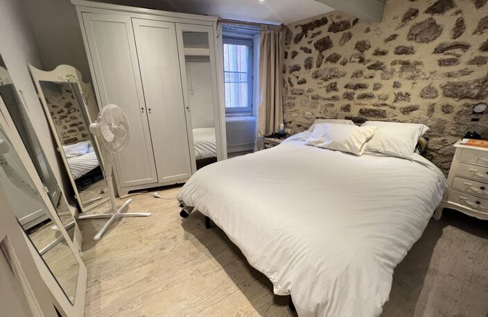 Maison en pierre cour garage — photo 4