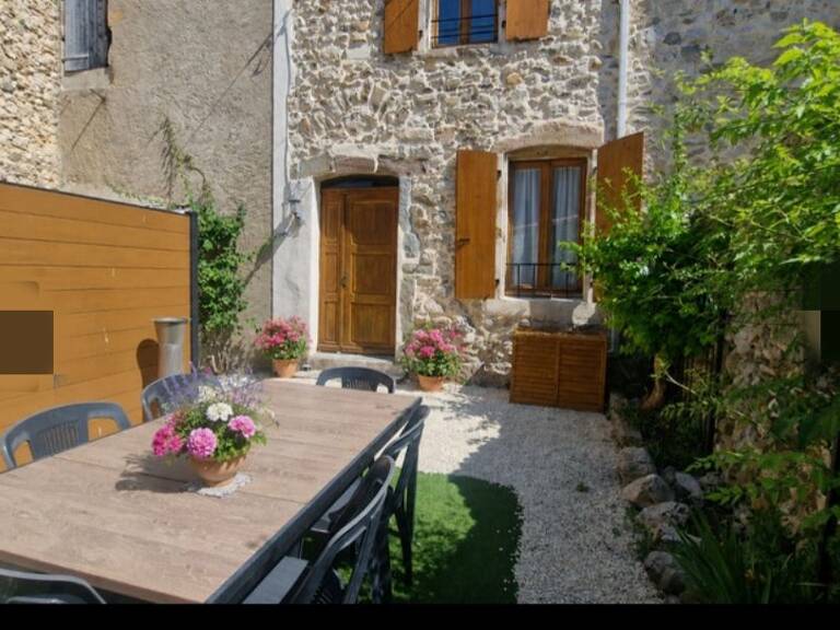 Maison en pierre cour garage — photo 1
