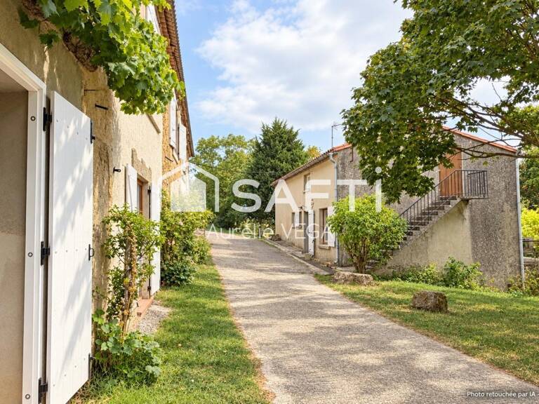 Domaine agricole bio avec trois logements — photo 1