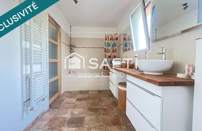 Maison avec jardin, volumes et ambiance chaleureuse — photo 5