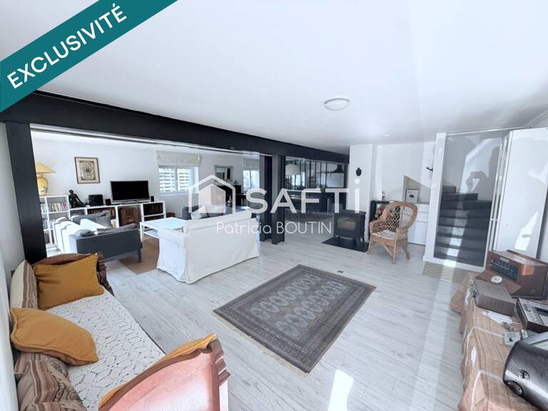PAVILLON 3 CHAMBRES + APPARTEMENT ET DOUBLE GARAGE ET DEPENDANCES A LEZAY ! — photo 1