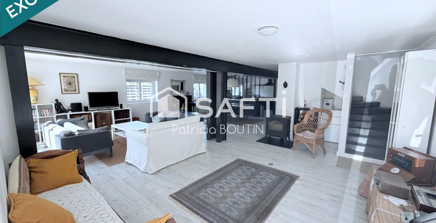 PAVILLON 3 CHAMBRES + APPARTEMENT ET DOUBLE GARAGE ET DEPENDANCES A LEZAY ! — photo 1