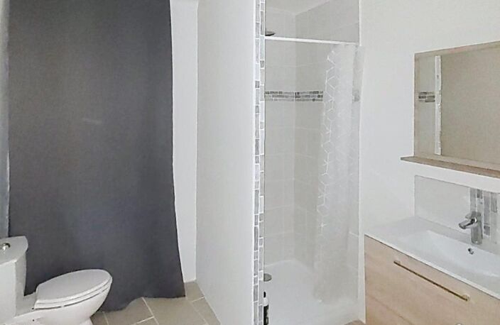 Appartement T2 (une chambre) d'environ 47m2, au 1er étage — photo 5
