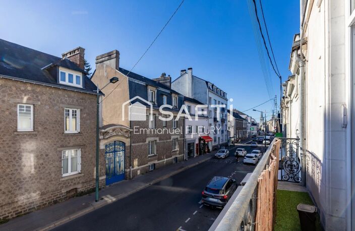 SAINT-DONATIEN  T2 DE CHARME AVEC BALCON  VUE SUR LA BASILIQUE — photo 3