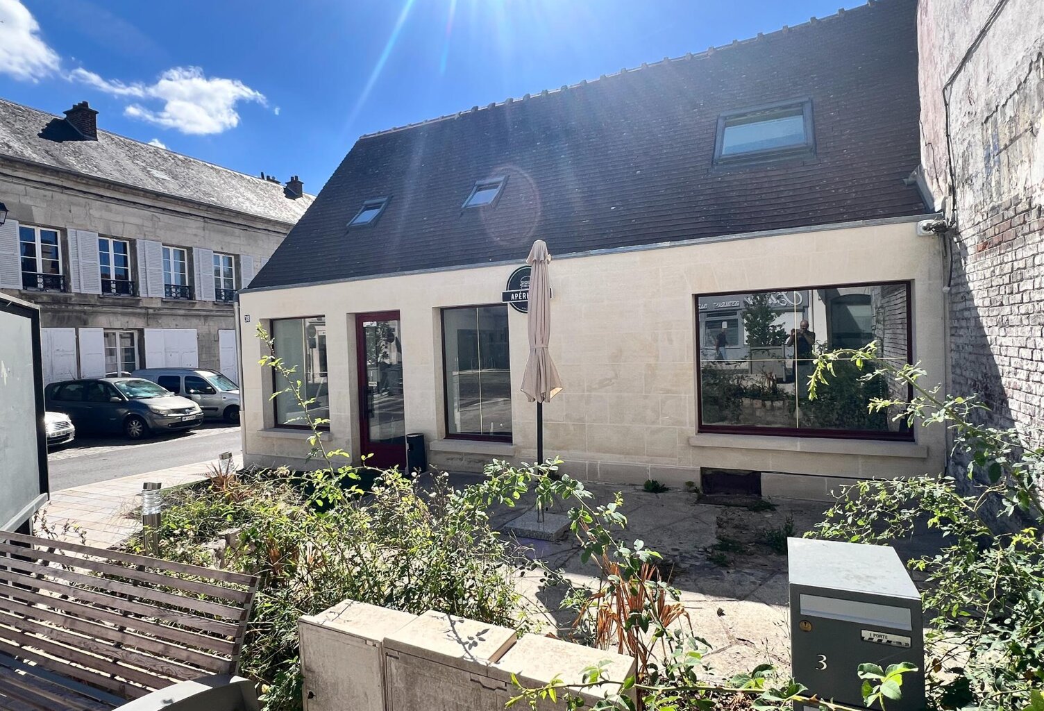 Immeuble 100 % rénové composé d'un local commercial et un appartement F3 — photo 1