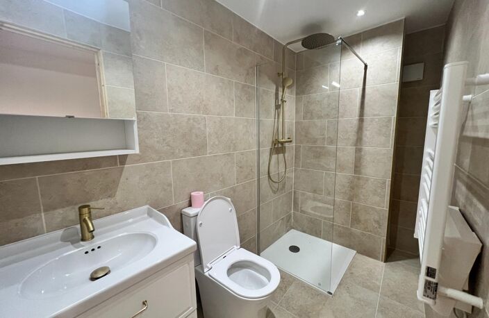 Immeuble 100 % rénové composé d'un local commercial et un appartement F3 — photo 5