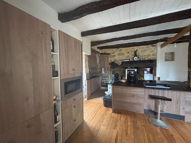 Jolie maison en pierre — photo du bien