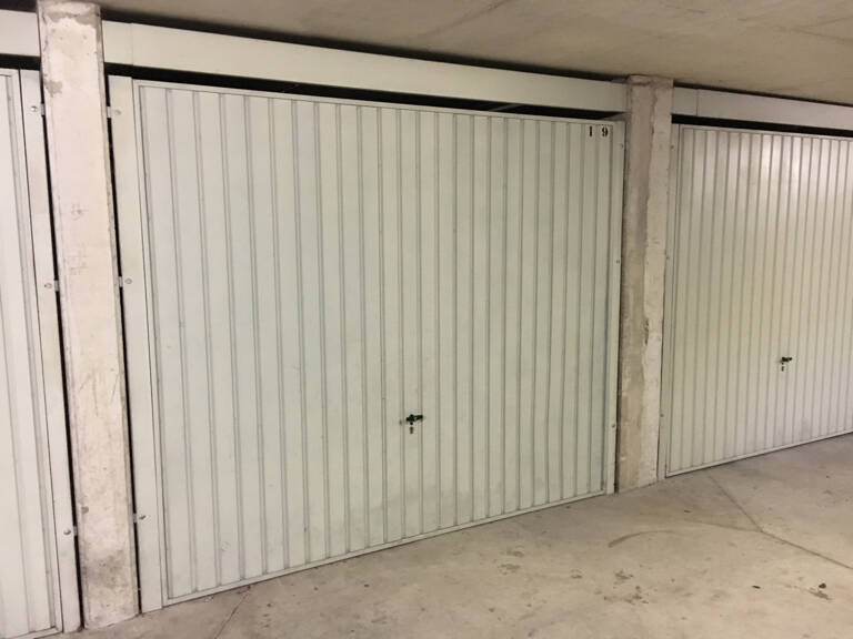 Garage FERME 29 rue du Rouet 13006 — photo 1