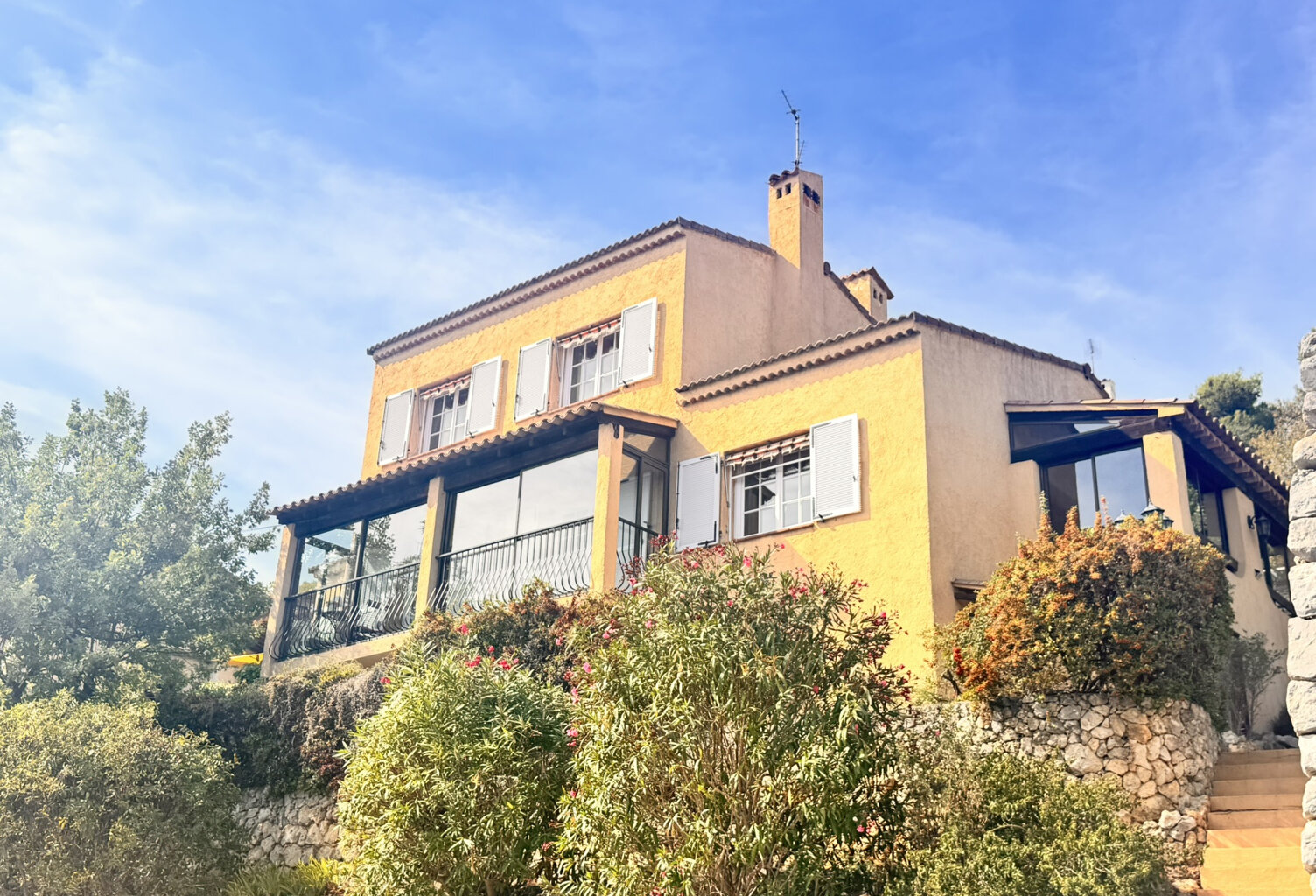 Sur les hauteurs de GATTIERES, charmante villa de 4/5 PIECES — photo 1