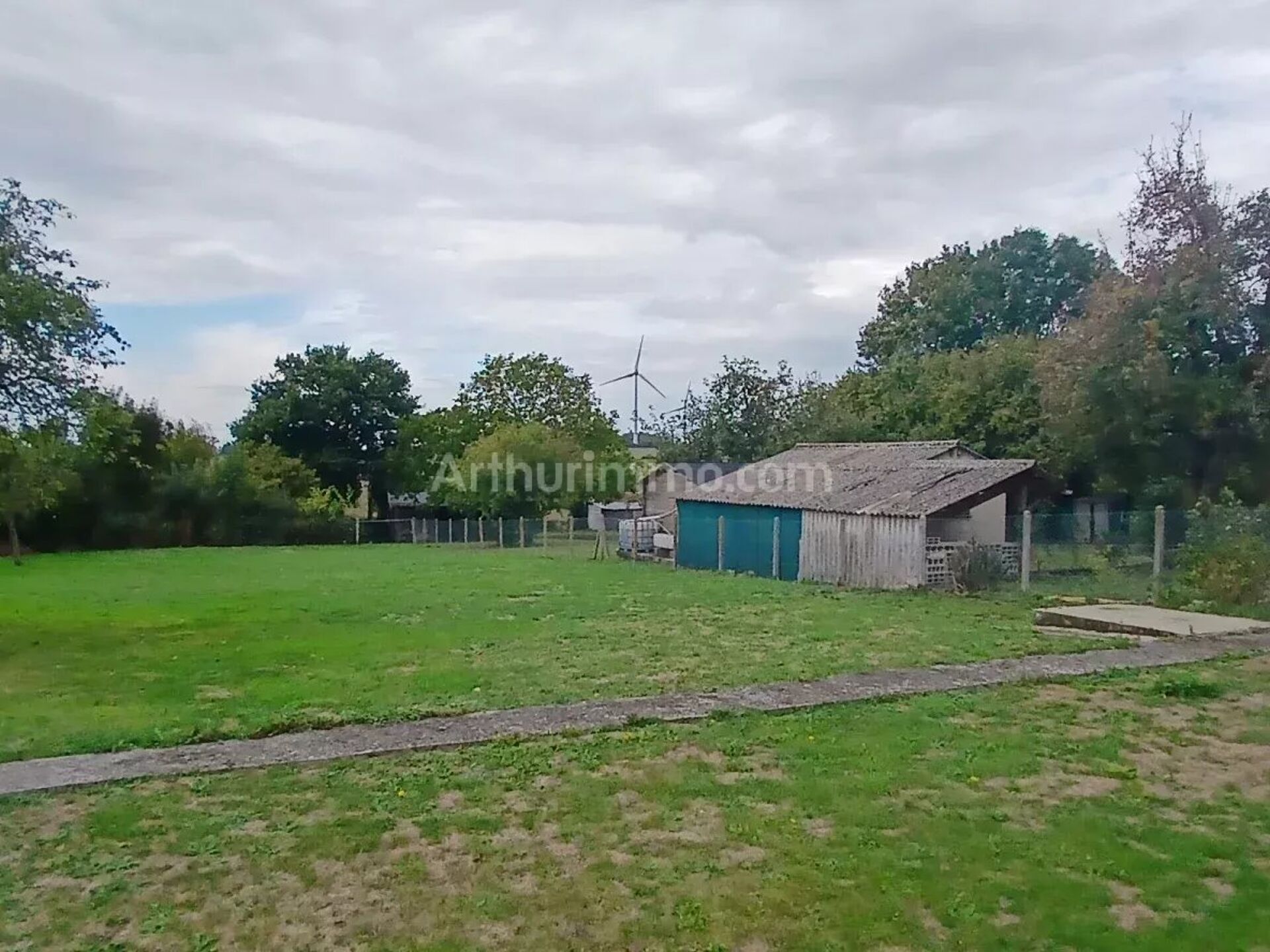 Terrain 685 m² · à Tilly-sur-Seulles · 685 m² · 107 500 €
