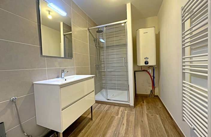 Appartement T3 rénové avec grand séjour de 45 m2 et extérieu — photo 3