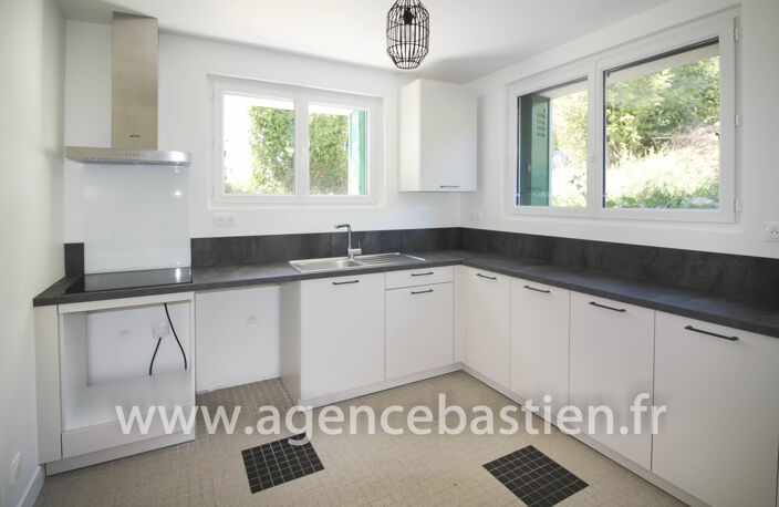 MAISON MITOYENNE RENOVEE 3 CHAMBRES AU CALME — photo 4