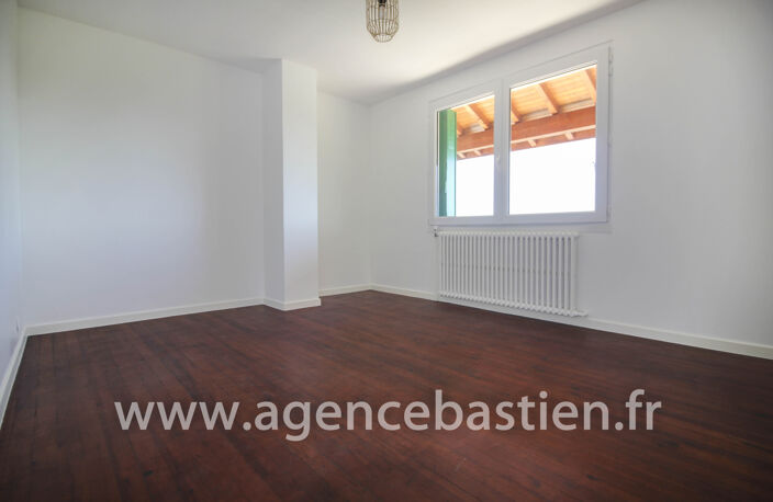 MAISON MITOYENNE RENOVEE 3 CHAMBRES AU CALME — photo 5