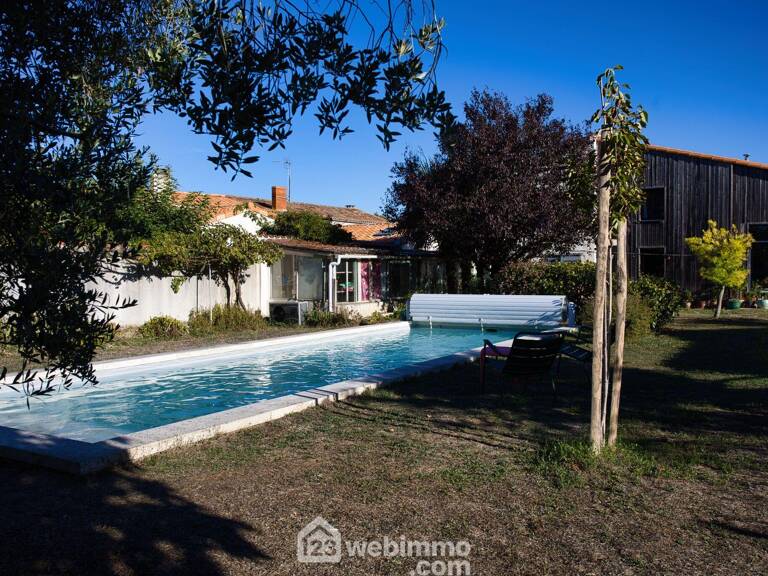 Maison - 240m² - Marsilly — photo 1