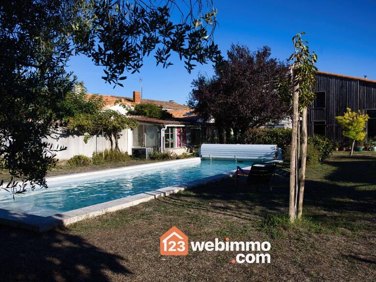 Maison - 240m² - Marsilly — photo 1
