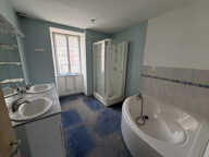 Maison à rénover en plein coeur de Benet   130 m2 avec terrai — photo 3