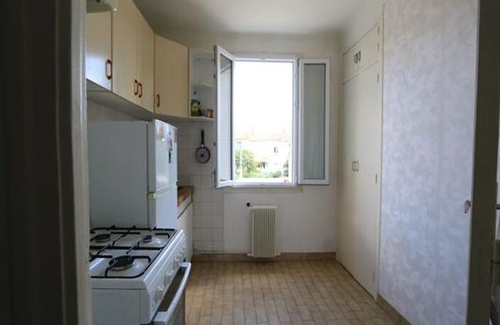 Appartement Quartier proche av. Grande Bretagne au calme — photo 2