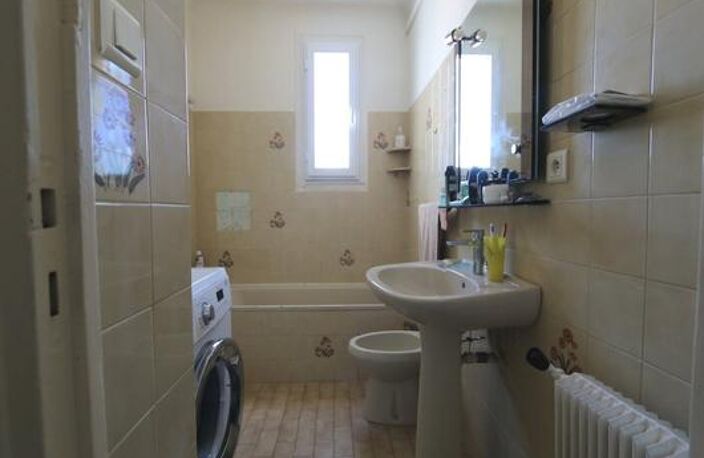 Appartement Quartier proche av. Grande Bretagne au calme — photo 5