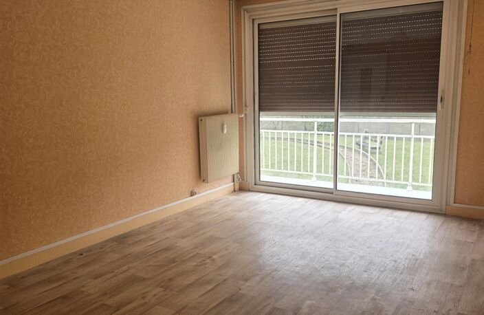 FECAMP : APPARTEMENT AVEC GRAND BALCON A 2 PAS DU CENTRE A PIED — photo 4