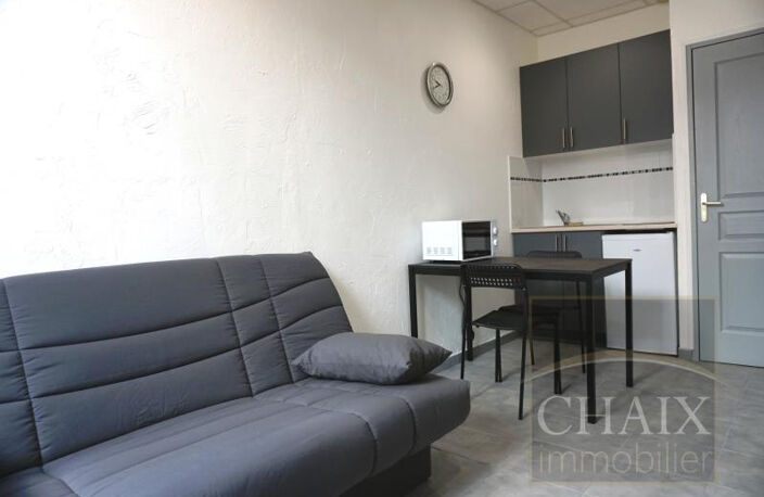 STUDIO MEUBLÉ - 14.19 M2 - AUBAGNE CENTRE — photo 2