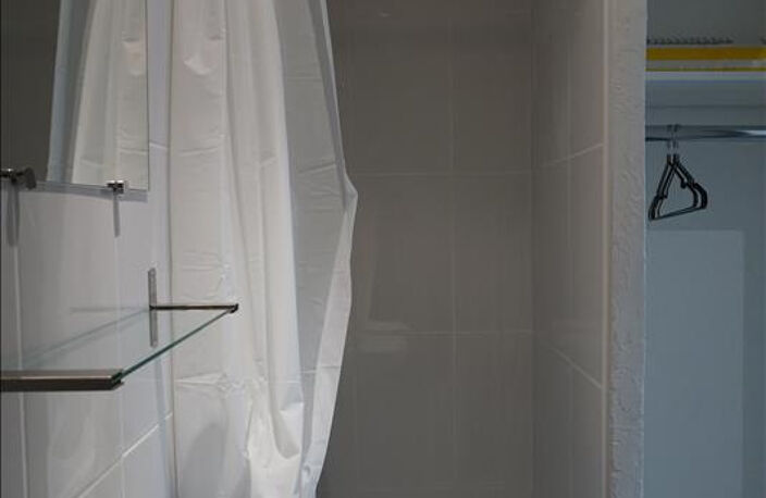 STUDIO MEUBLÉ - 14.19 M2 - AUBAGNE CENTRE — photo 4
