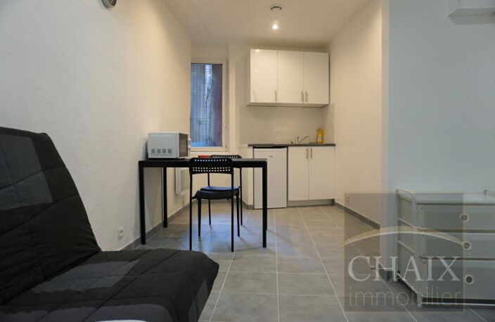 STUDIO MEUBLÉ REFAIT A NEUF AUBAGNE — photo 3